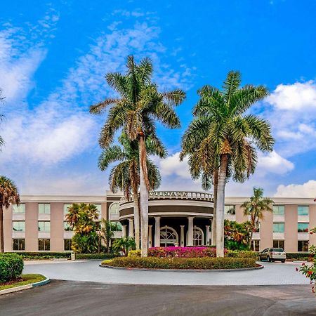 La Quinta By Wyndham Naples Downtown Hotel Exterior photo